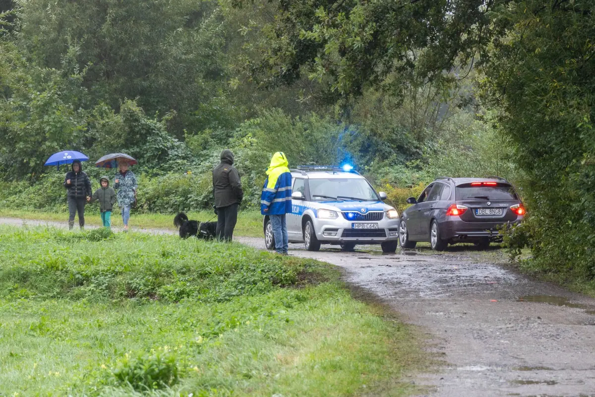 Ludzie na terenie zalewowym