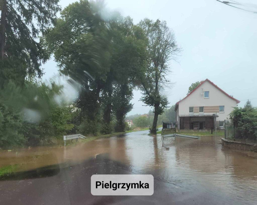 Zalane drogi w powiecie złotoryjskim