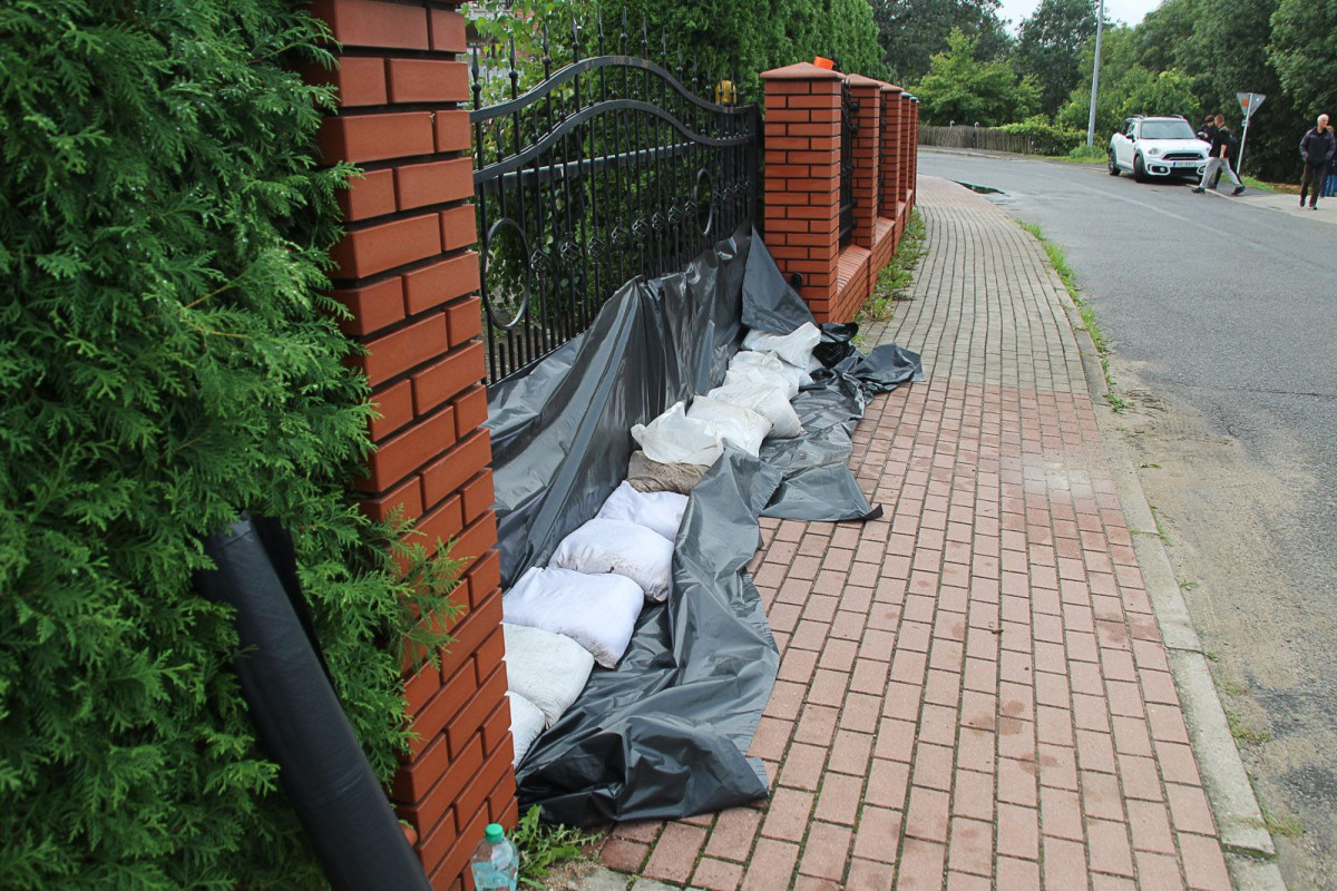 Zalany bulwar nad Bobrem