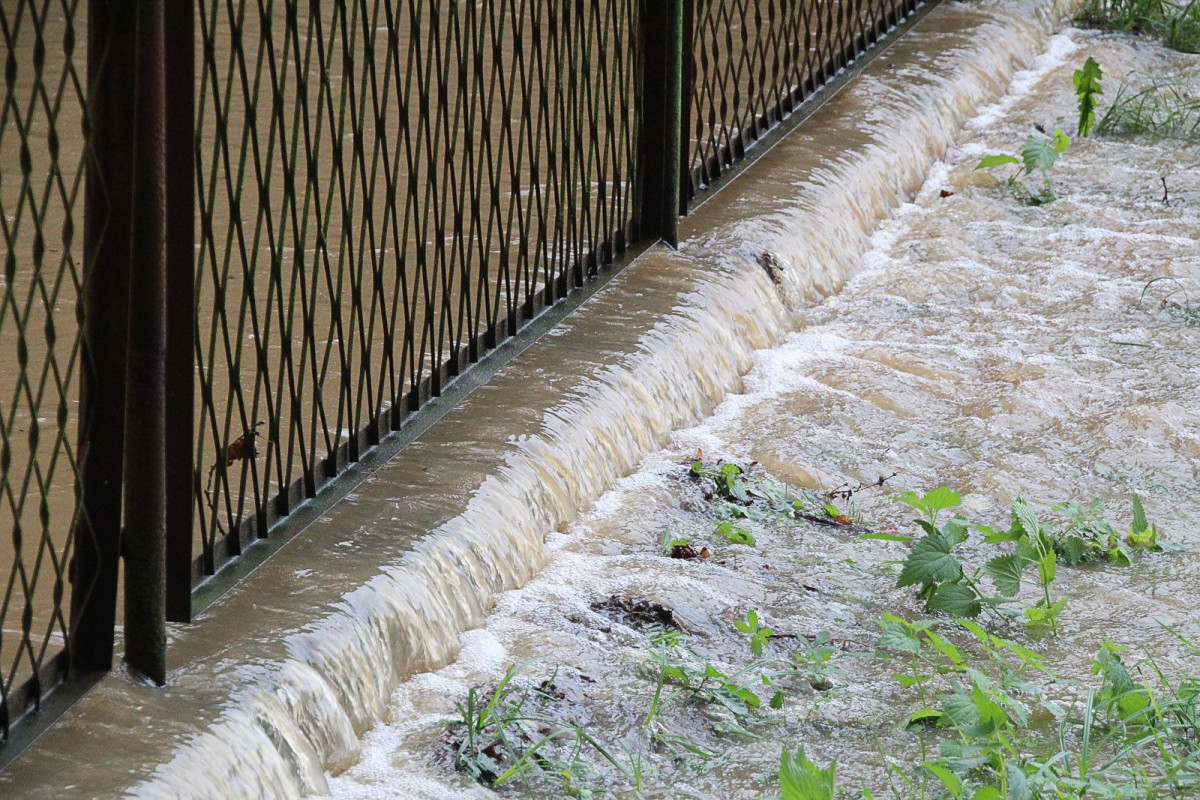 Zalany stadion przy Rajskiej