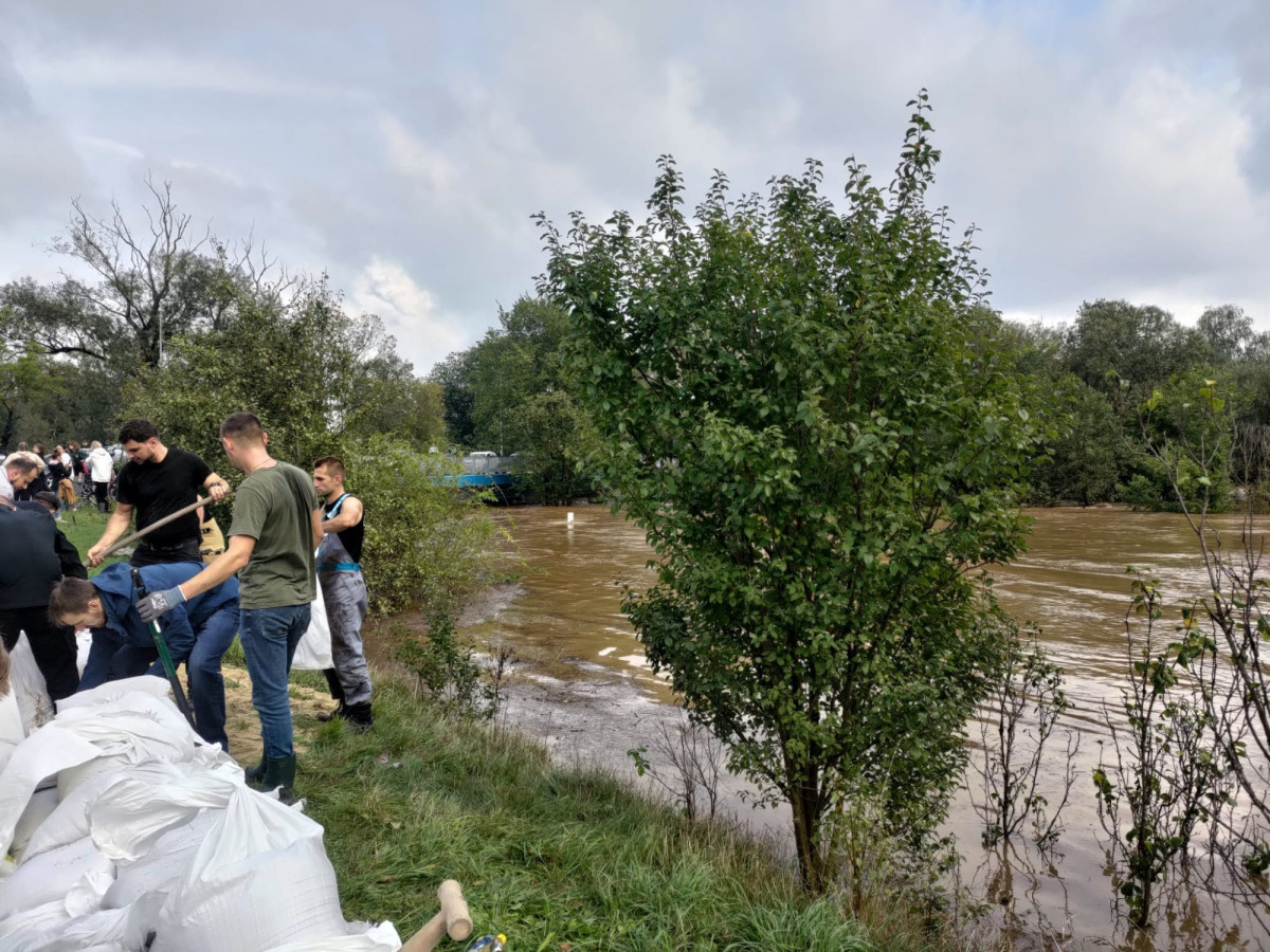 Teren przy moście na ulicy Mostowej