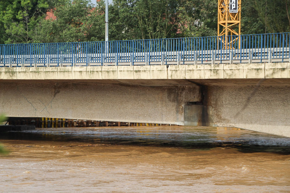 Zalane okolice wiaduktu i mostu przy Zgorzelekciej