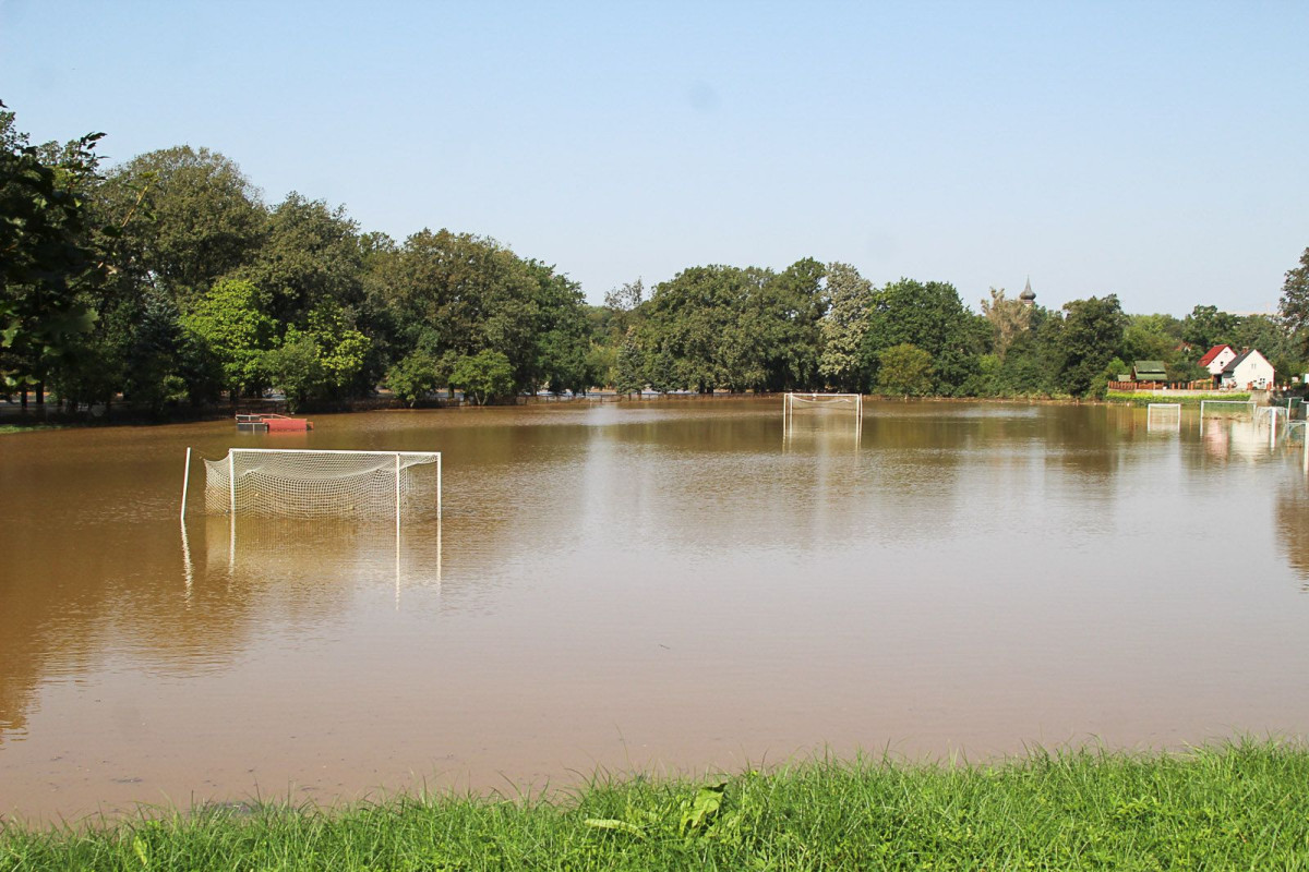 Woda powoli opada i odsłania to, co zniszczyła