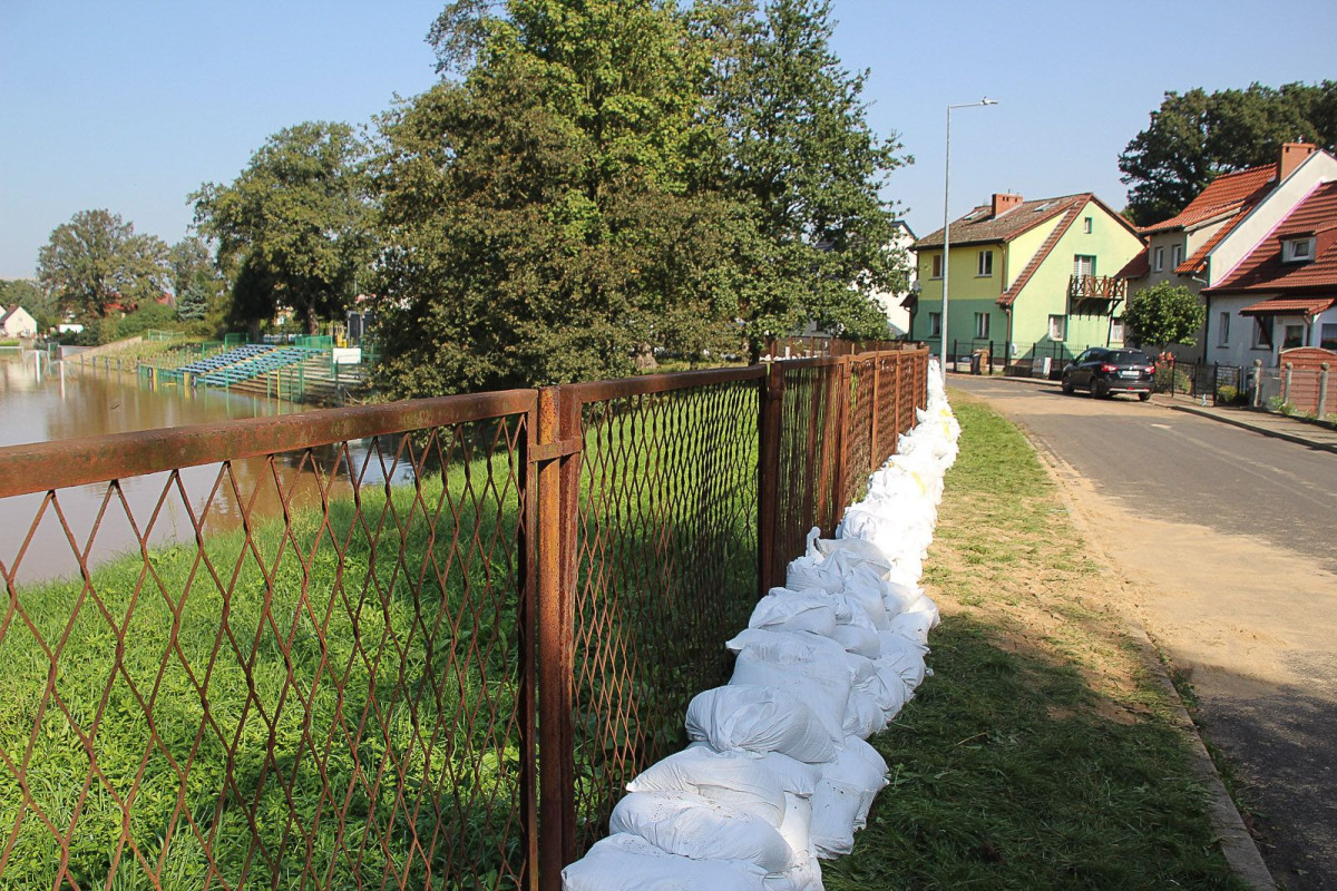 Woda powoli opada i odsłania to, co zniszczyła