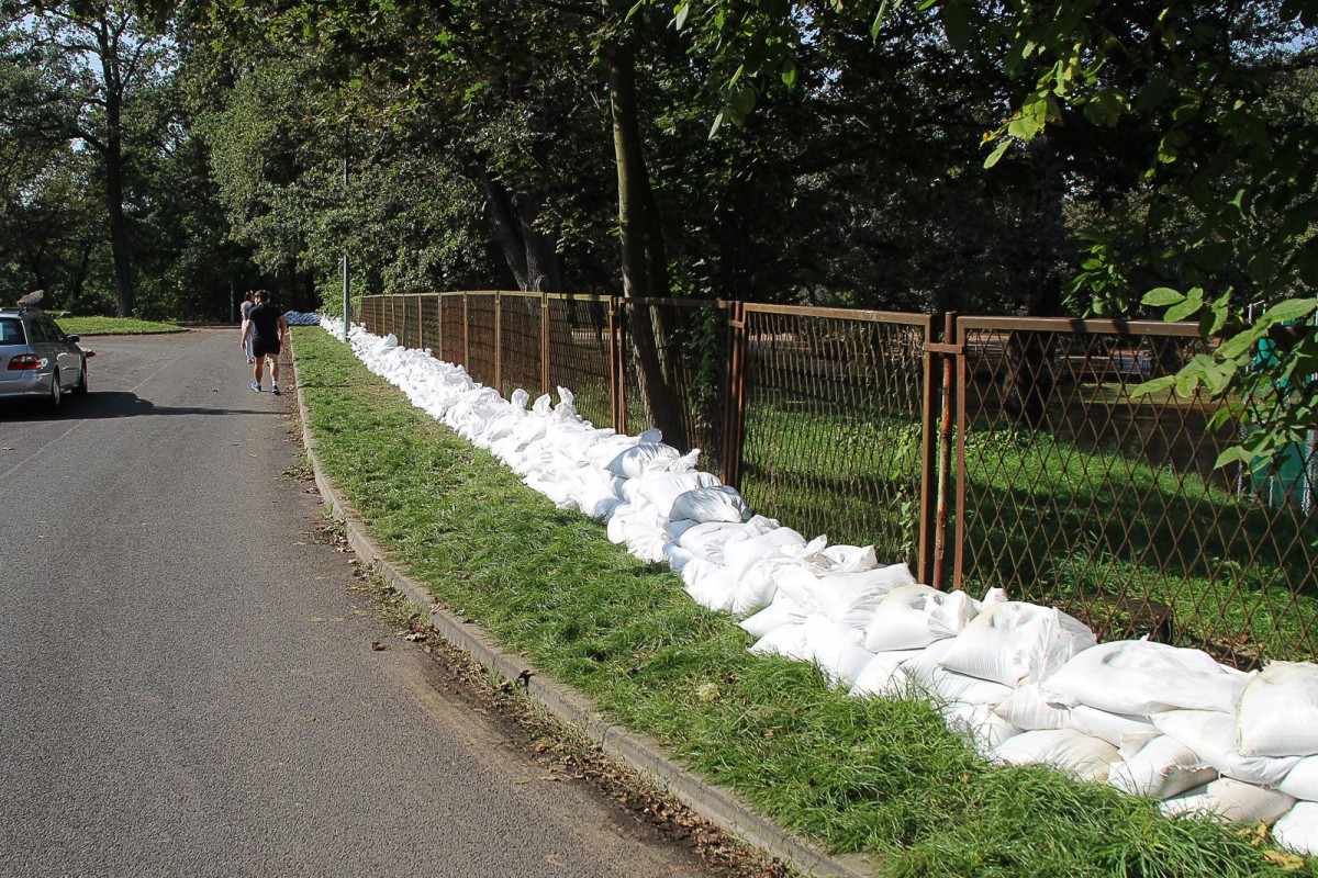 Woda powoli opada i odsłania to, co zniszczyła