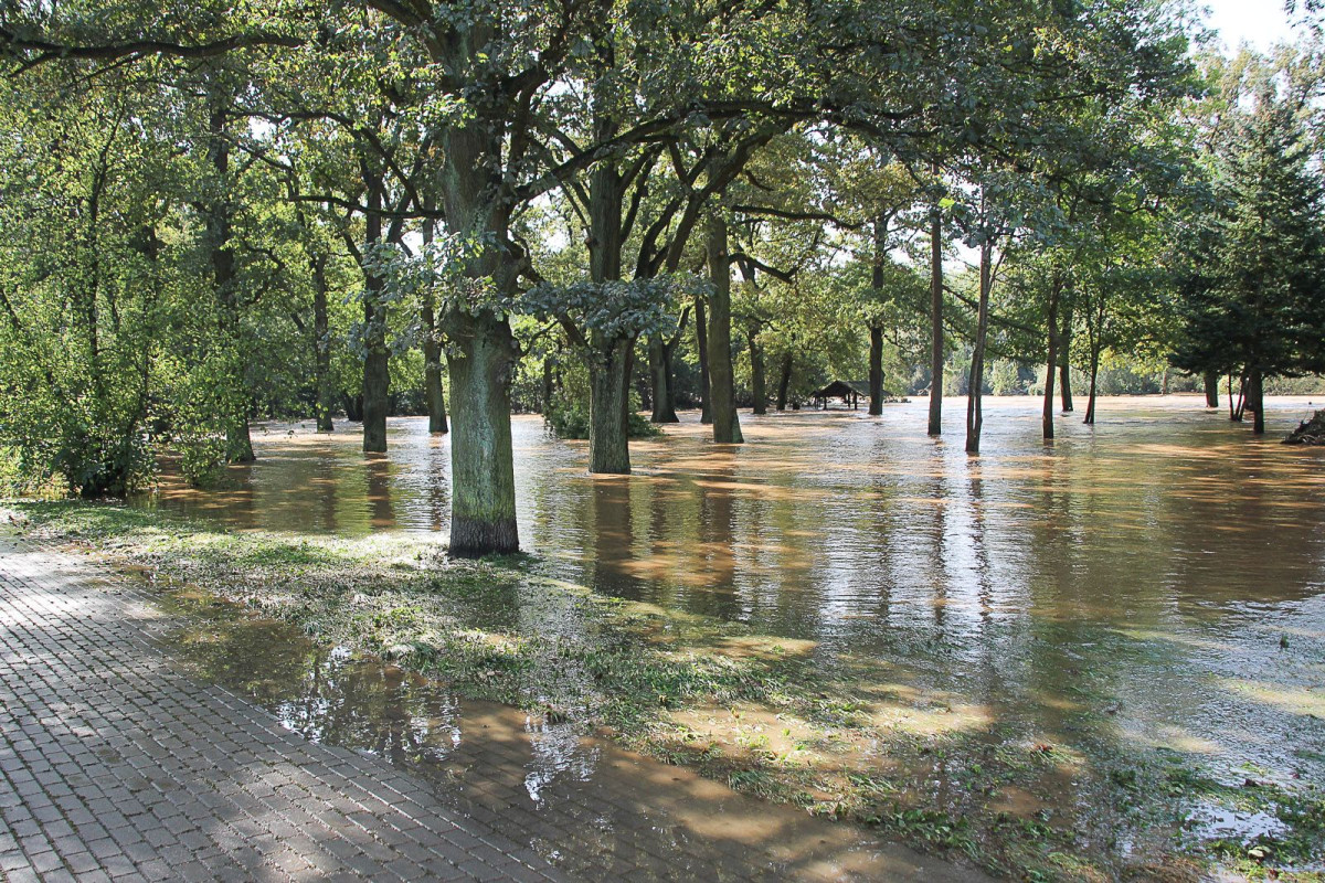 Woda powoli opada i odsłania to, co zniszczyła