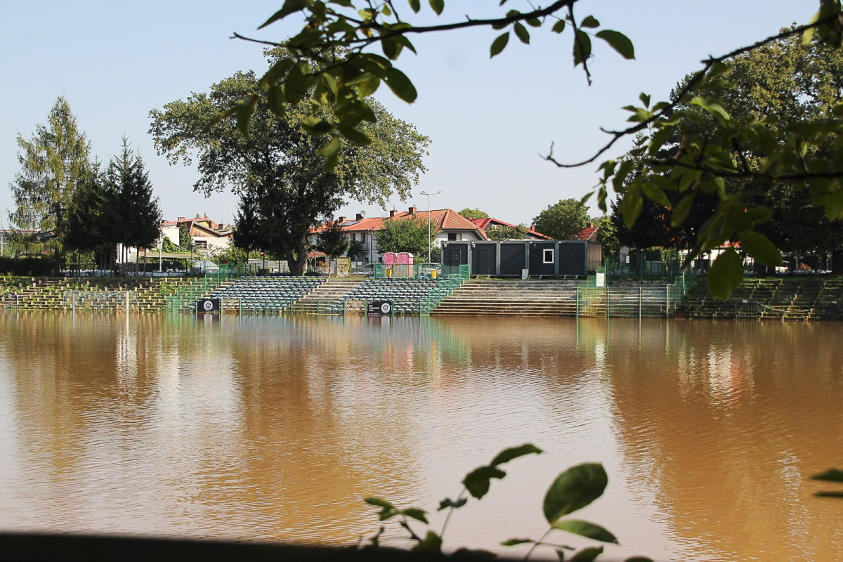 Woda powoli opada i odsłania to, co zniszczyła