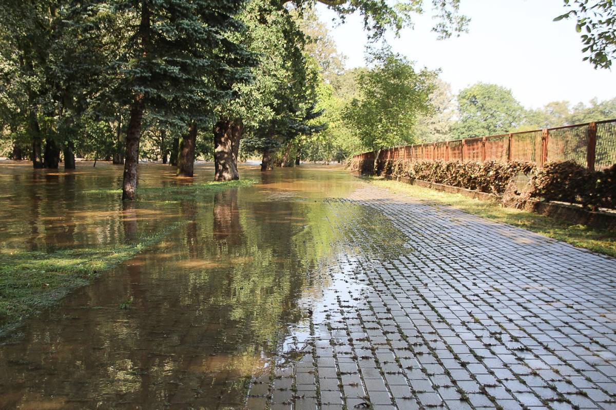 Woda powoli opada i odsłania to, co zniszczyła