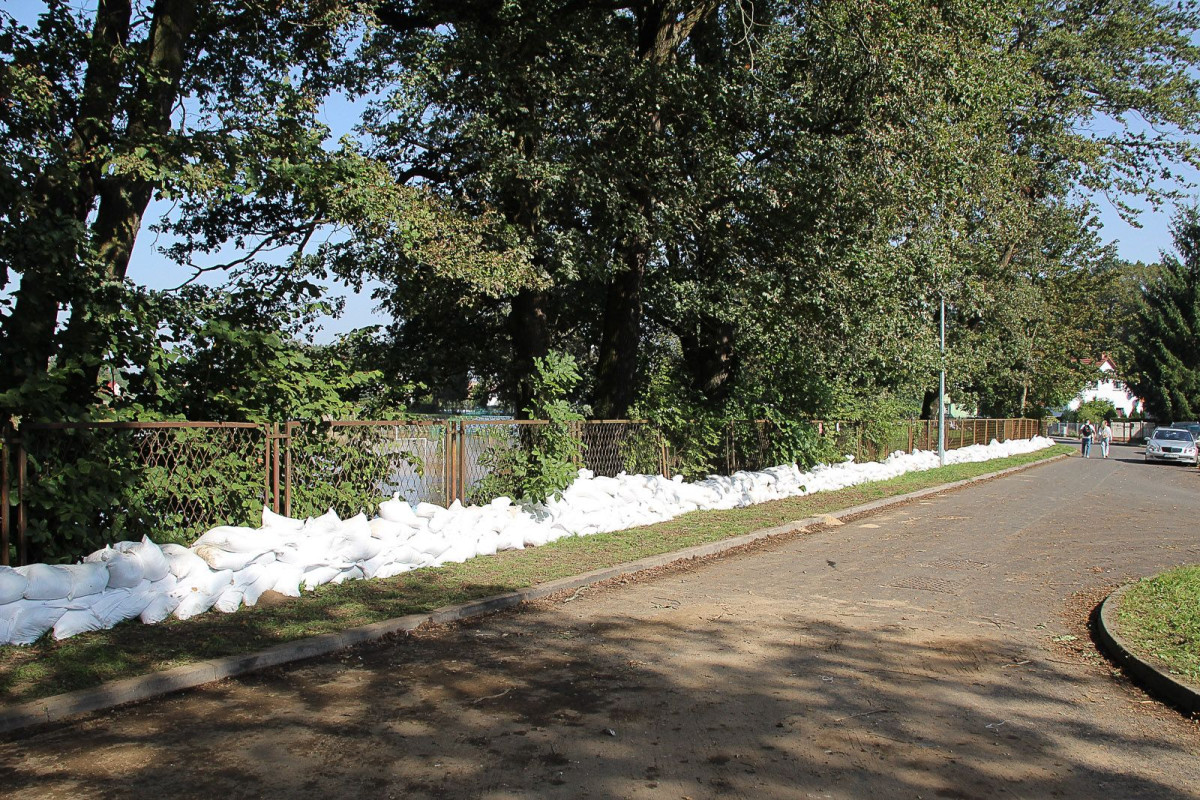 Woda powoli opada i odsłania to, co zniszczyła