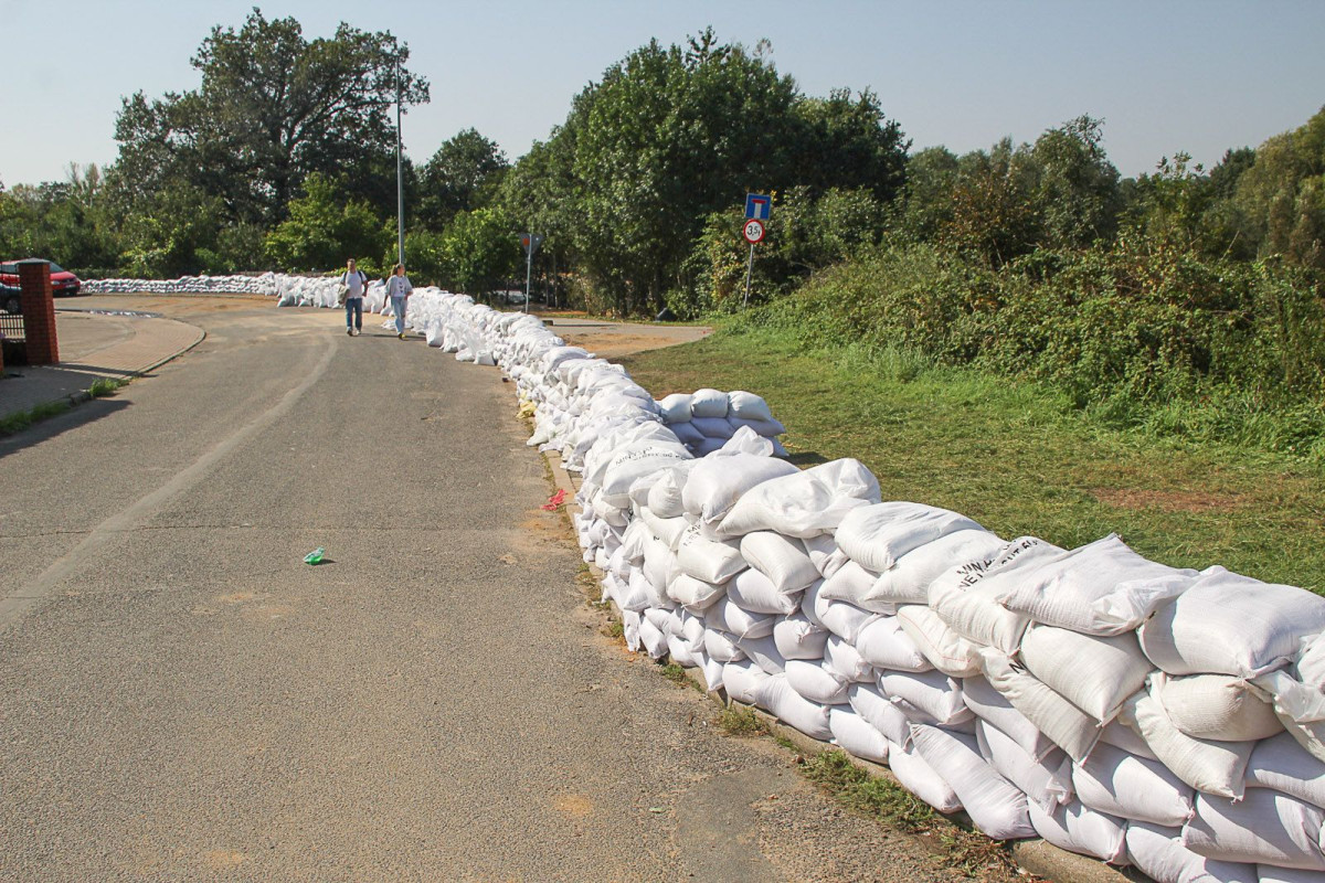 Woda powoli opada i odsłania to, co zniszczyła