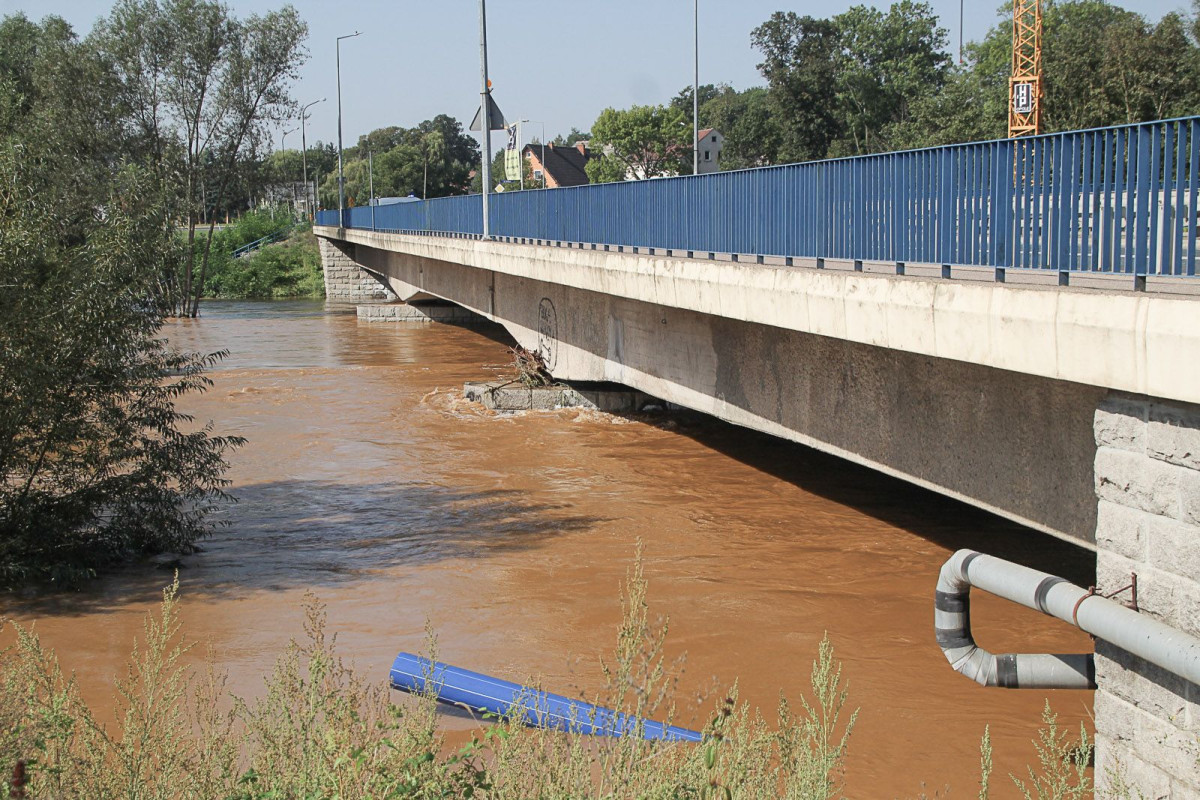 Woda powoli opada i odsłania to, co zniszczyła