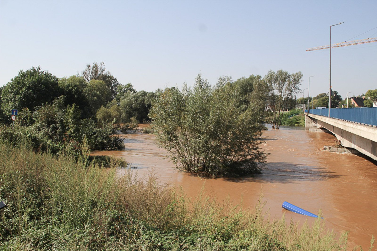 Woda powoli opada i odsłania to, co zniszczyła