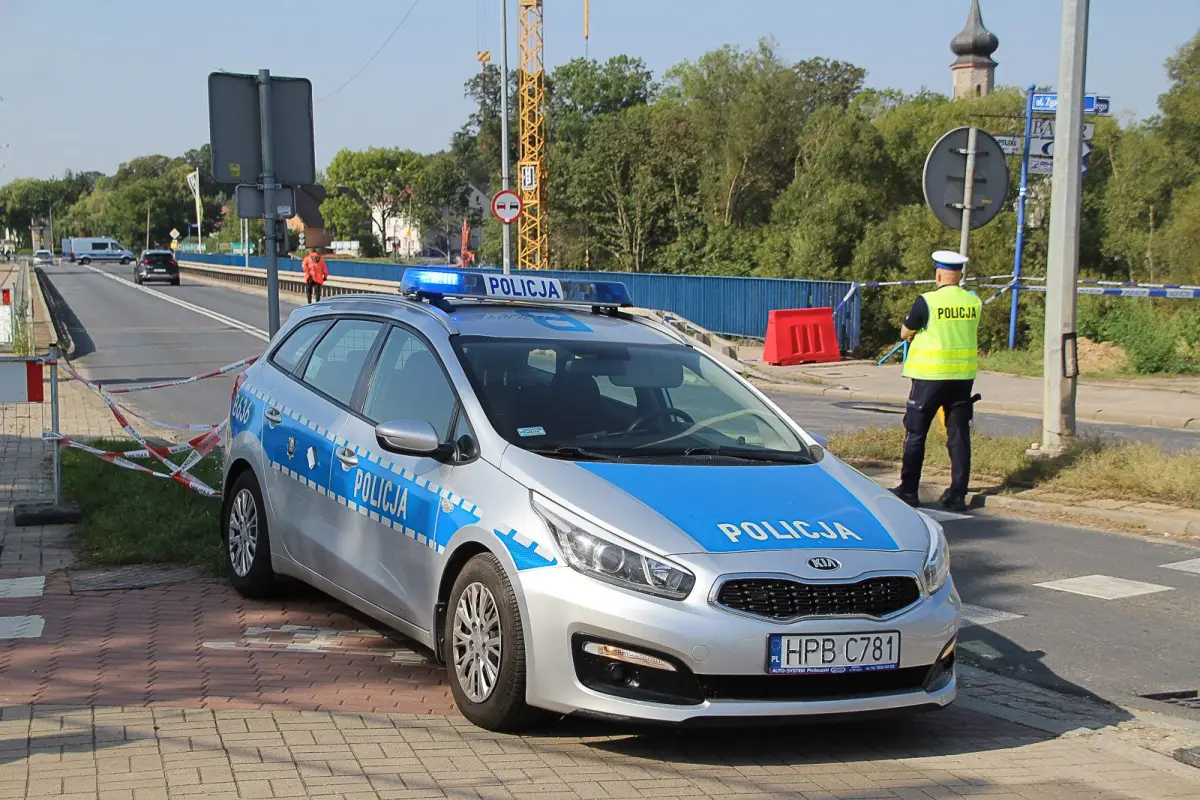 Woda powoli opada i odsłania to, co zniszczyła