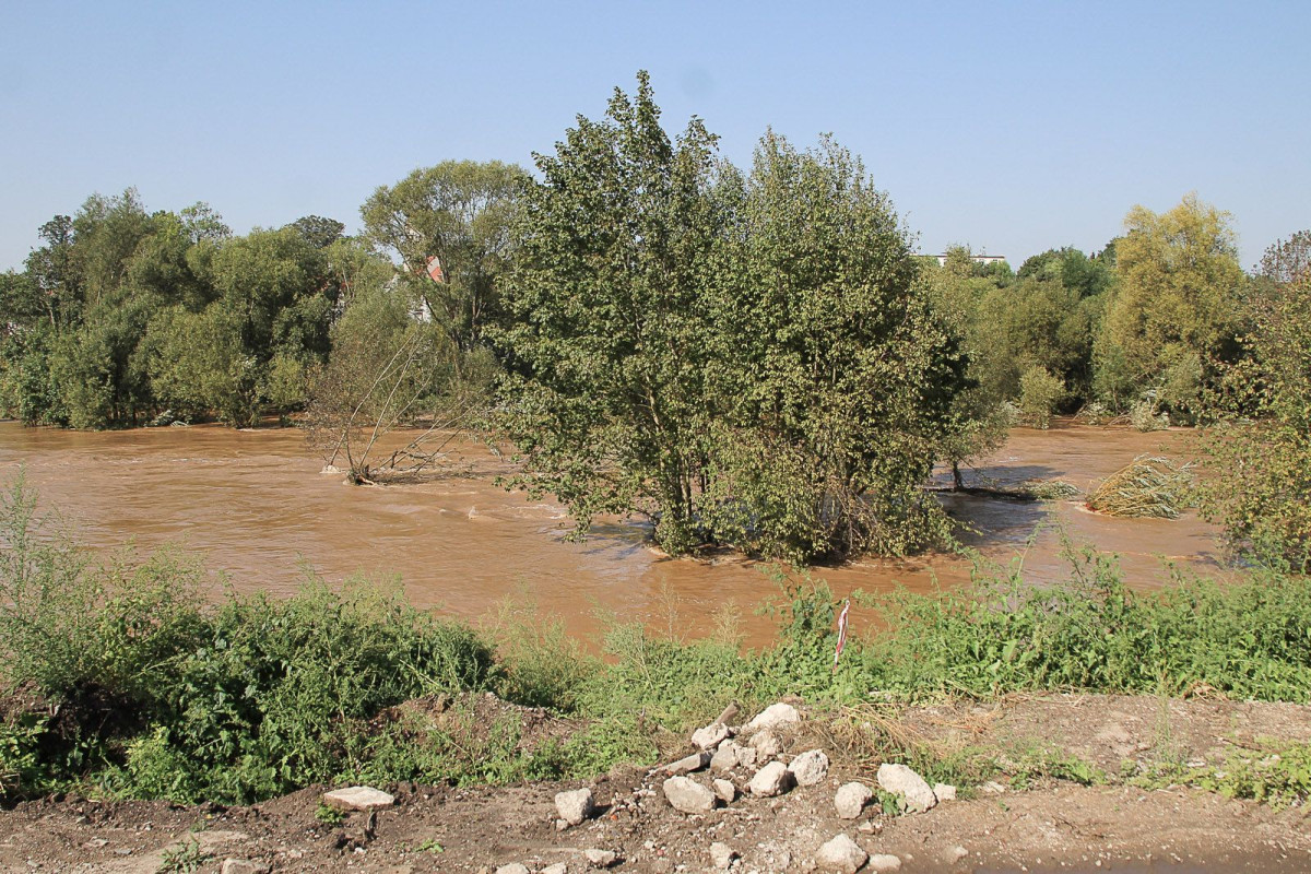 Woda powoli opada i odsłania to, co zniszczyła