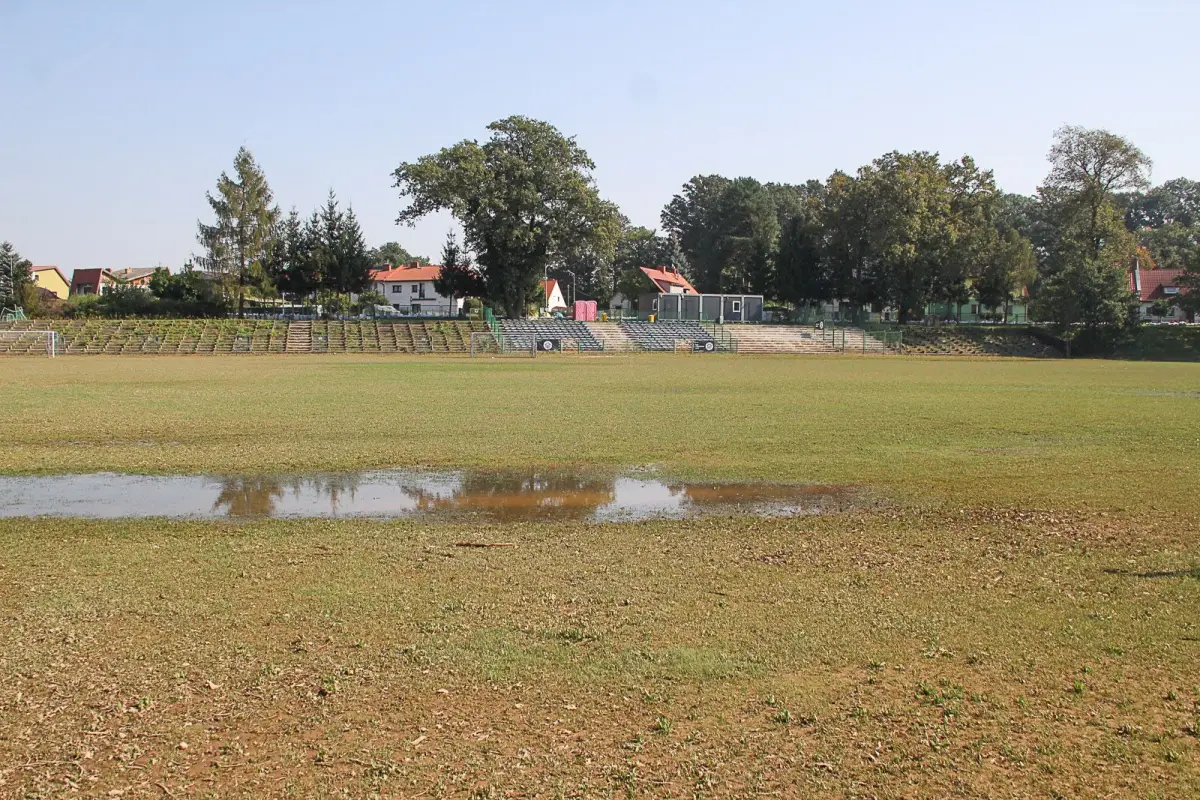 Tak dziś wygląda stadion przy ulicy Rajskiej po powodzi