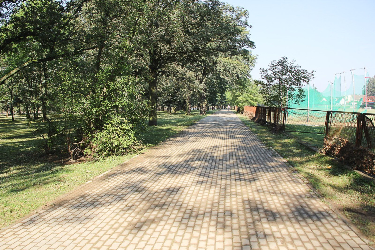 Bulwar nad Bobrem po powodzi. Bóbr wraca do swojego koryta