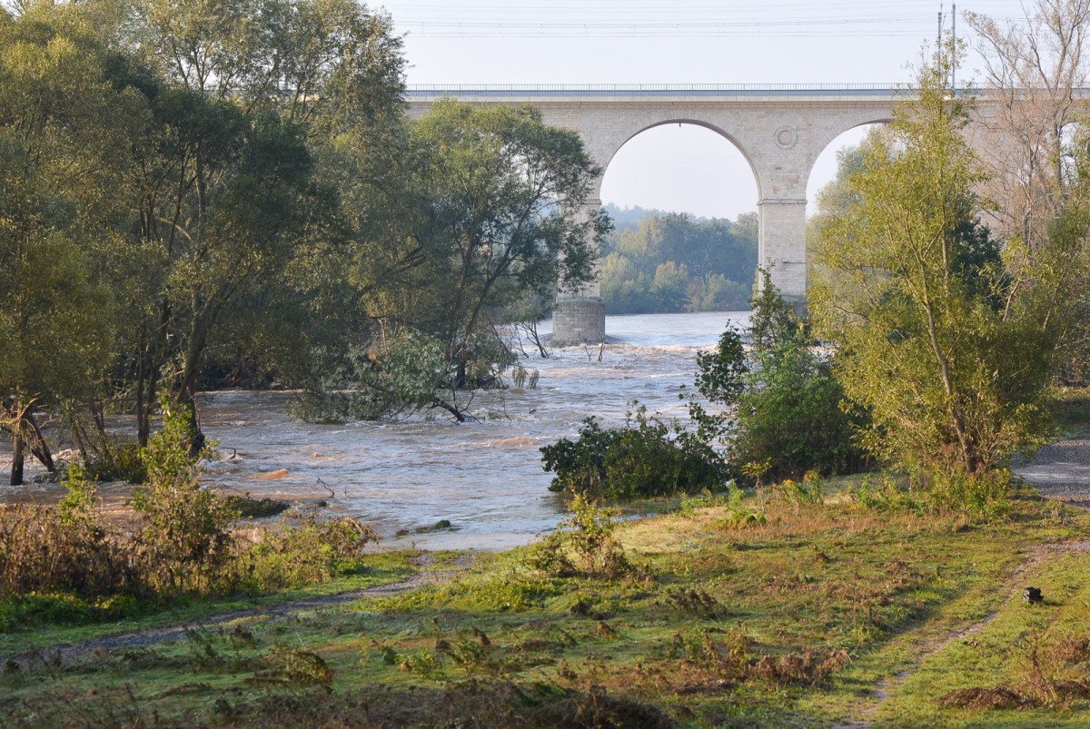 Poziom wody w Bobrze