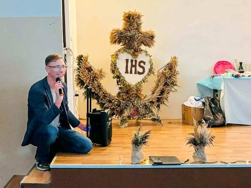 Mateusz Machowicz na dożynkach parafialnych