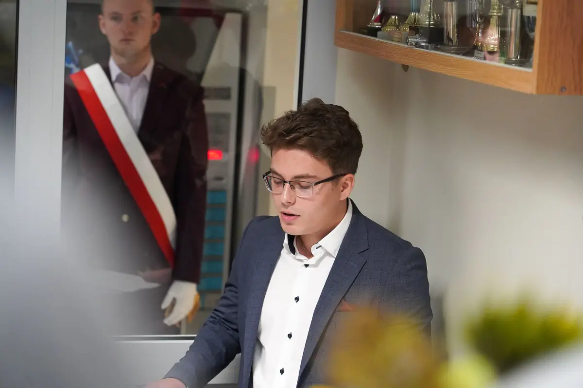 Odsłonięcie pamiątkowych tablic UKOS w powiatowych szkołach