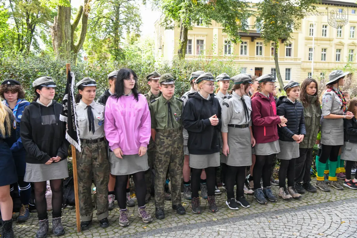 Harcerze w czasie obchodów 85. rocznicy powstania Szarych Szeregów