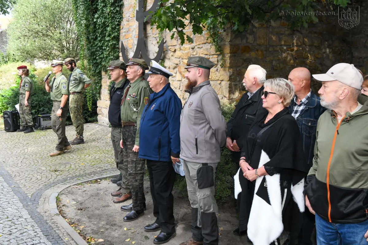 Harcerze w czasie obchodów 85. rocznicy powstania Szarych Szeregów