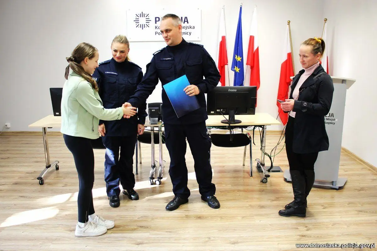 13-latka pomogła zagubionej i schorowanej kobiecie