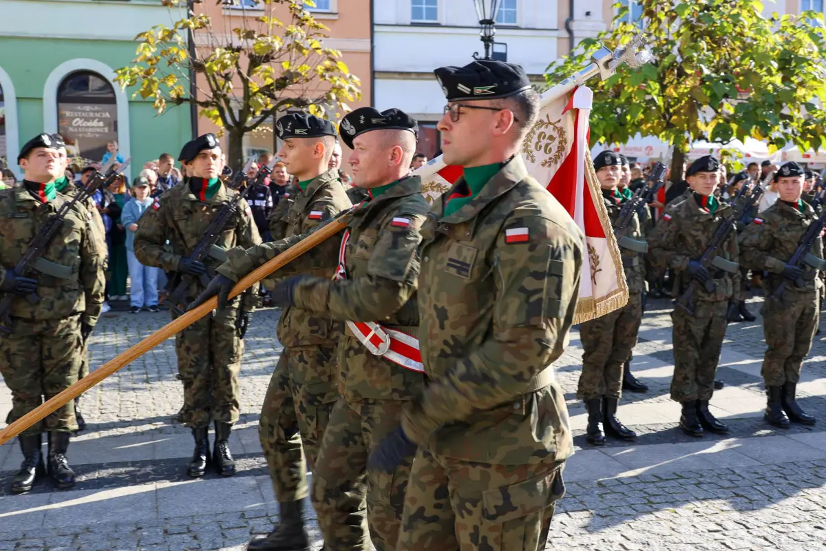 Military oath in Bolesławiec market square