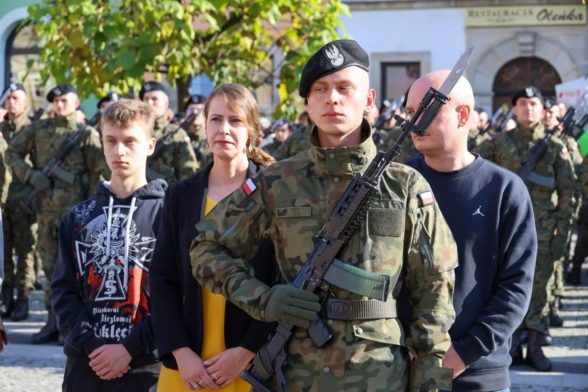 Military oath in Bolesławiec market square