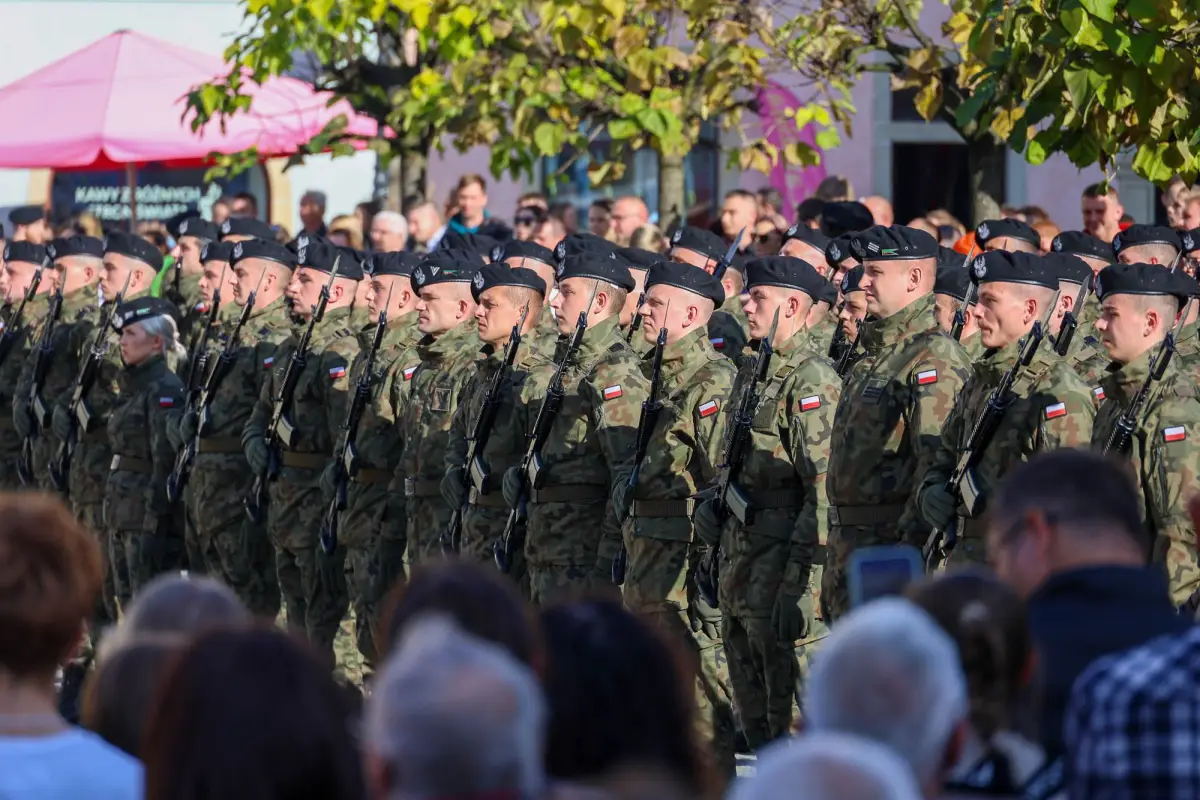 Military oath in Bolesławiec market square