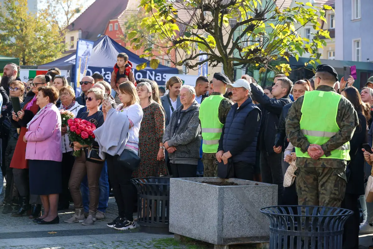 Military oath in Bolesławiec market square