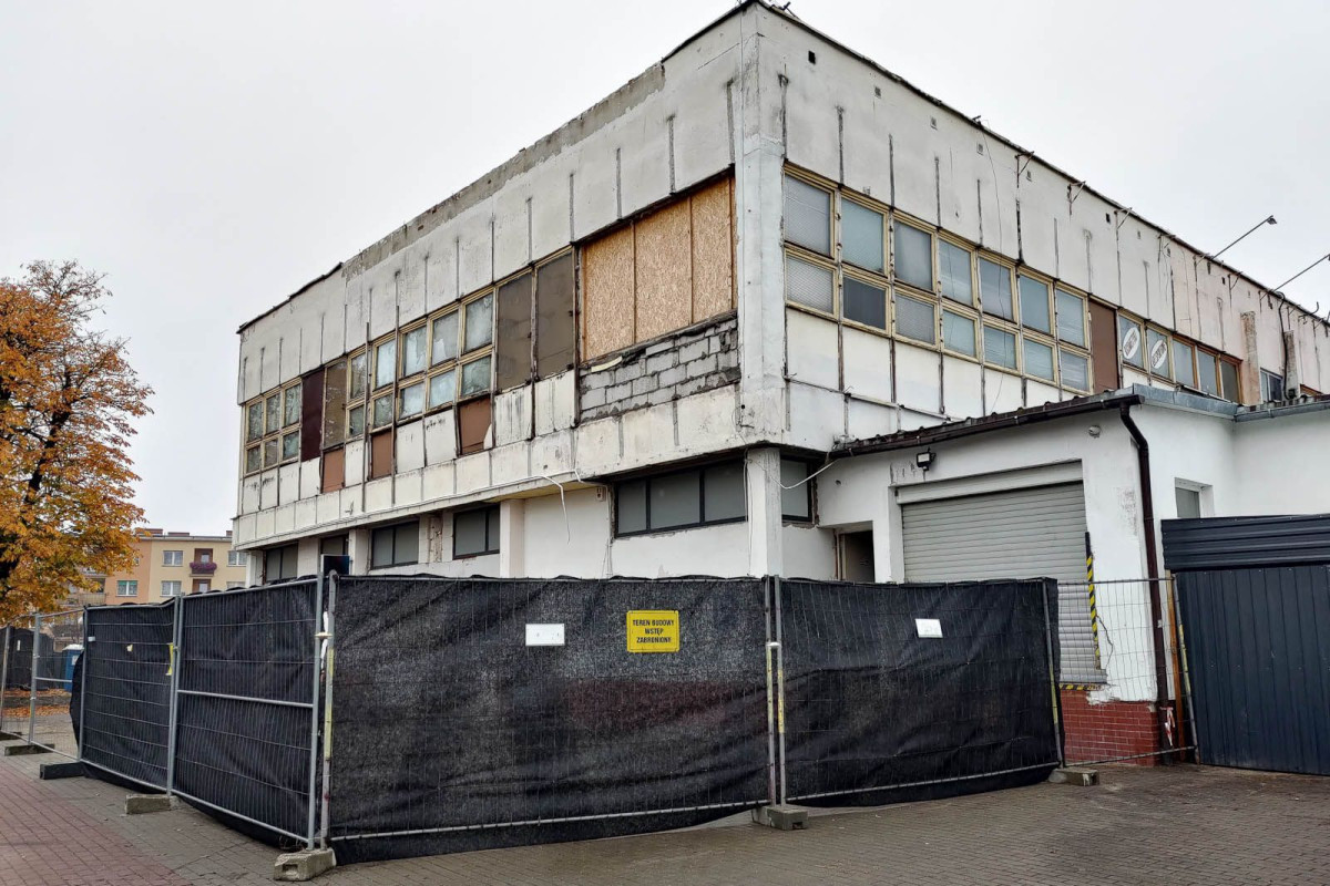 Trwa wyburzanie budynku Bolko