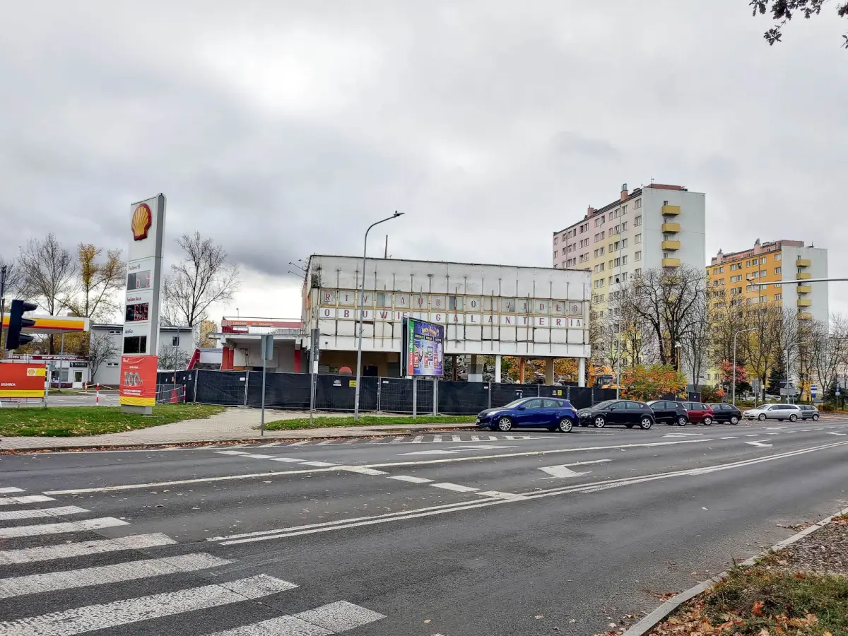 Wyburzanie budynku "Bolko"