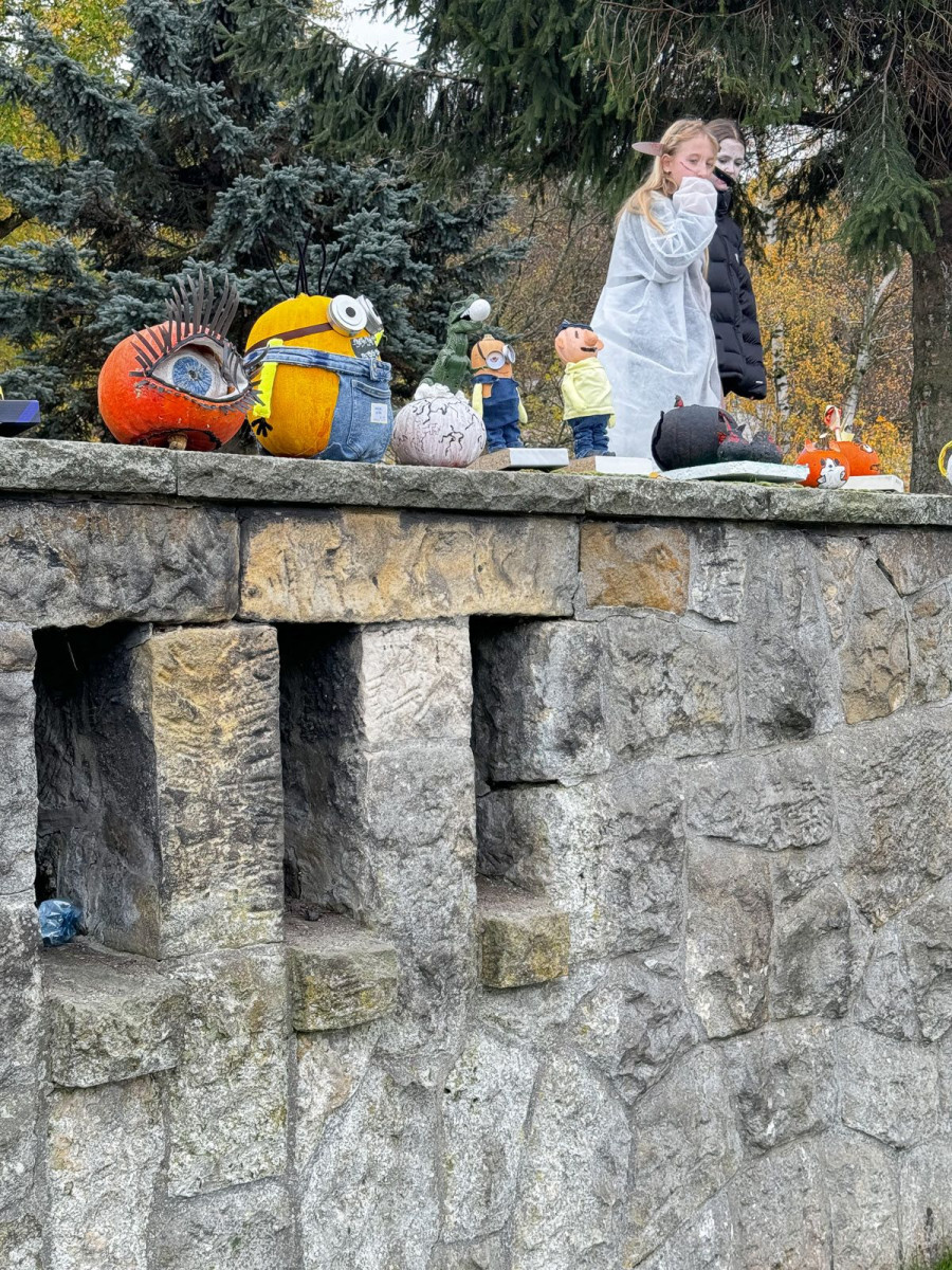 Halloweenowa wystawa w Oxpressie