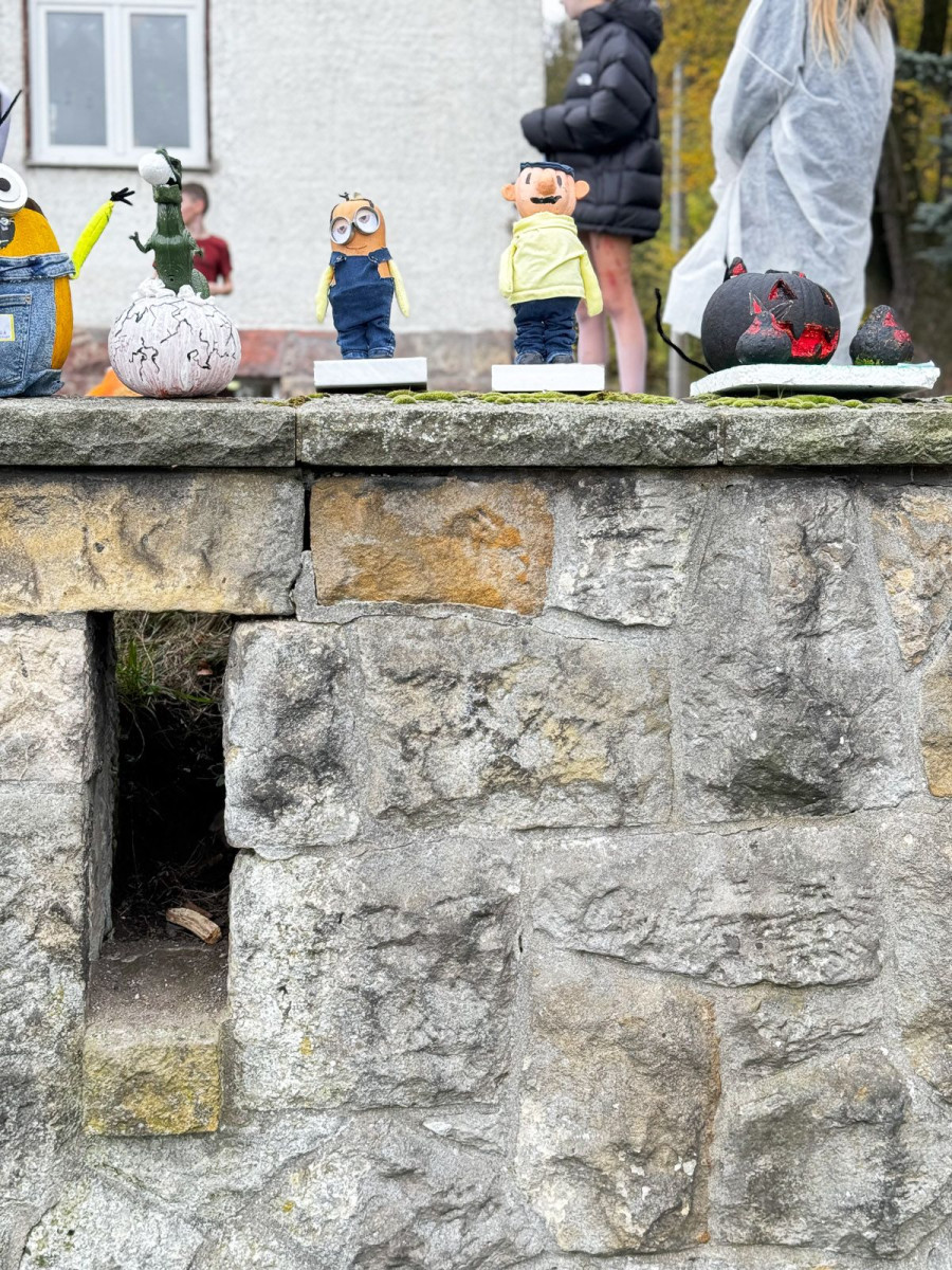 Halloweenowa wystawa w Oxpressie