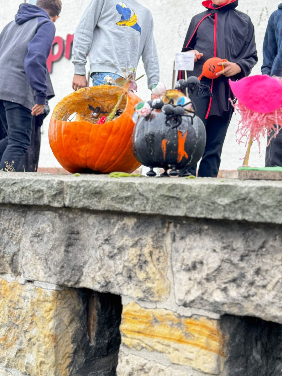 Halloweenowa wystawa w Oxpressie