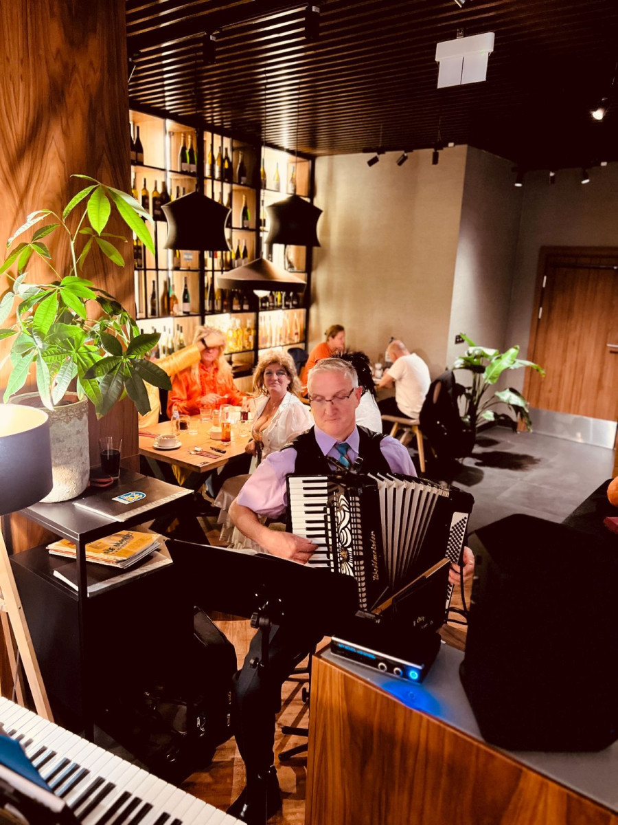 Andrzejki PRL 2024 – Zabawa jak za dawnych lat!