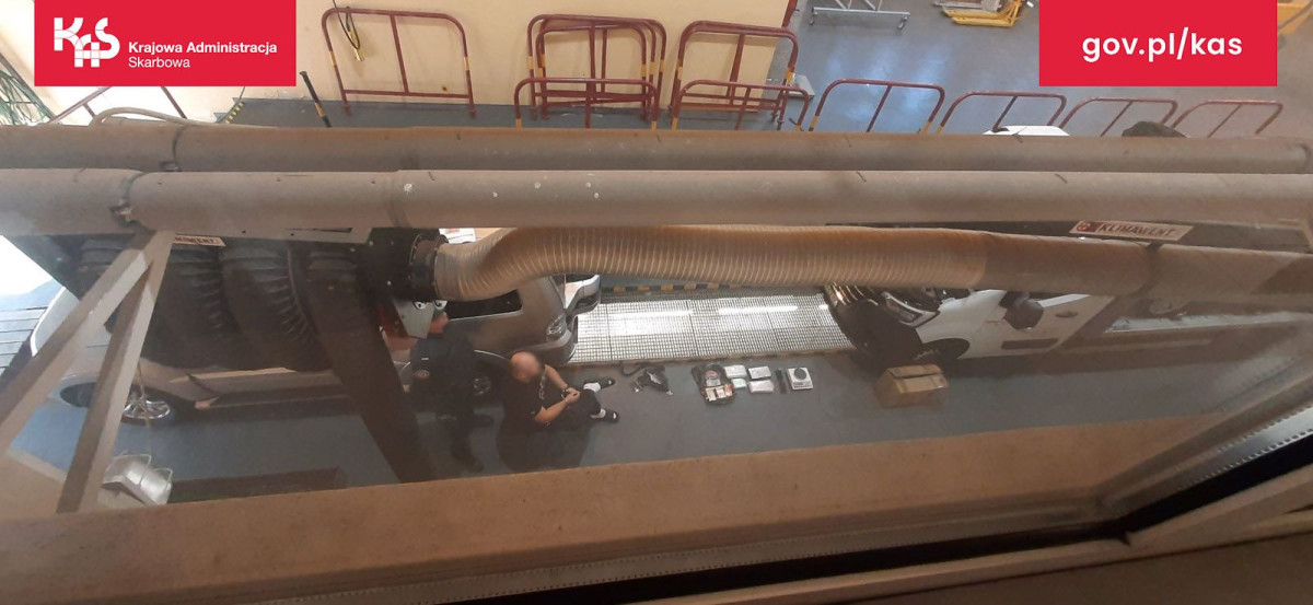 Podejrzany, narkotyki i pojazd