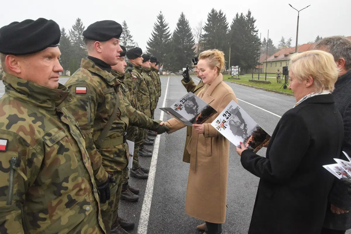 Obchody Święta Niepodległości w bolesławieckiej jednostce