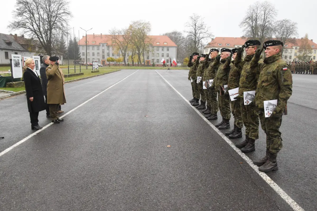 Obchody Święta Niepodległości w bolesławieckiej jednostce