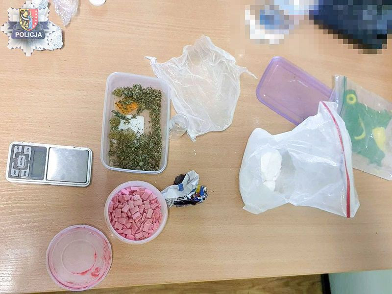 Podejrzana i narkotyki