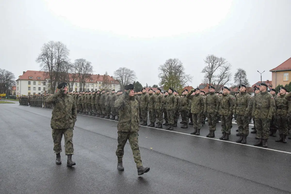 Nowi ochotnicy w bolesławieckim pułku