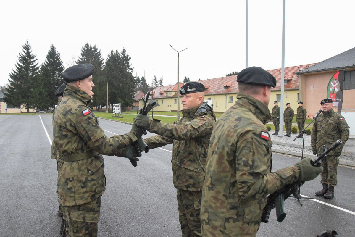 Nowi ochotnicy w bolesławieckim pułku