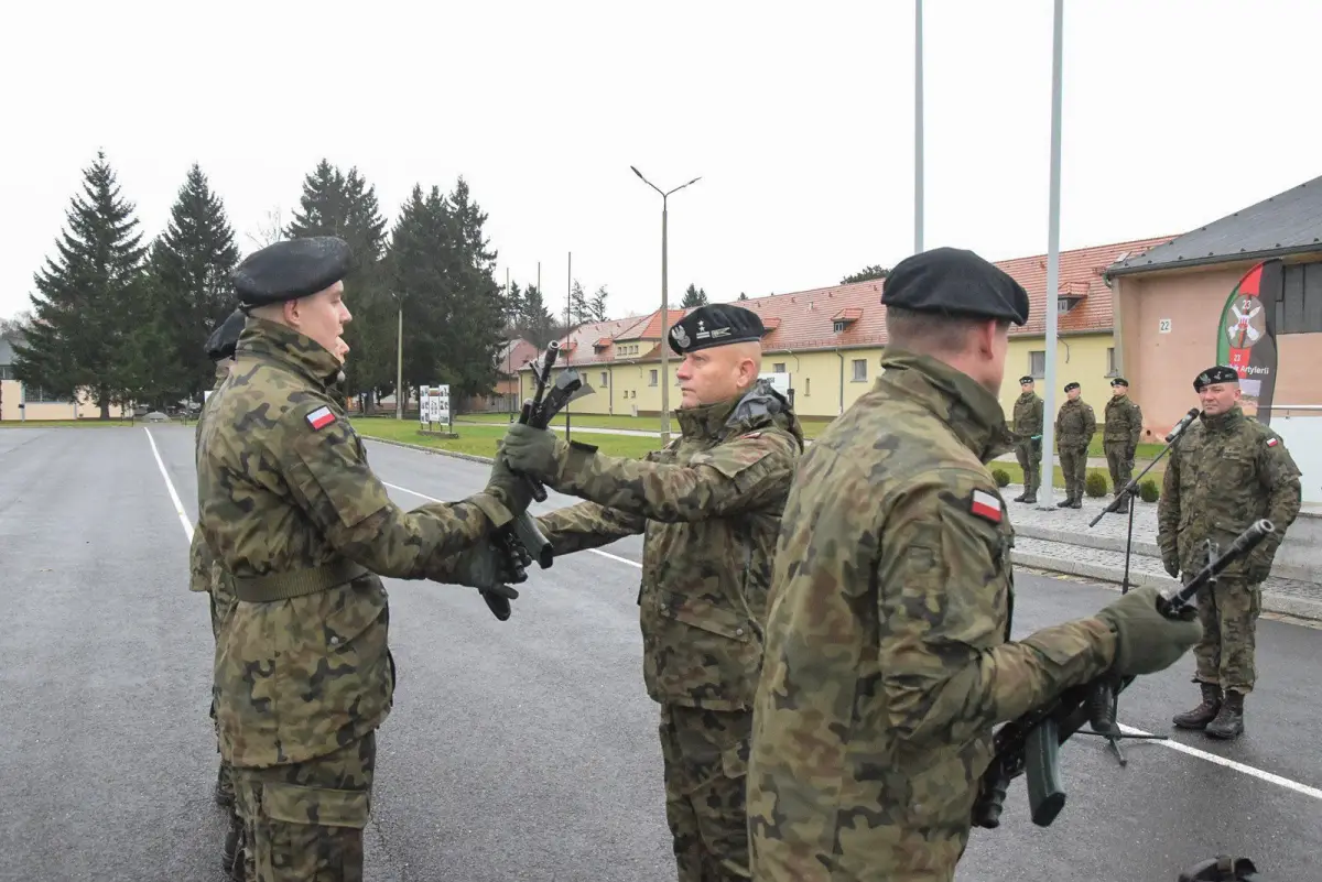 Nowi ochotnicy w bolesławieckim pułku