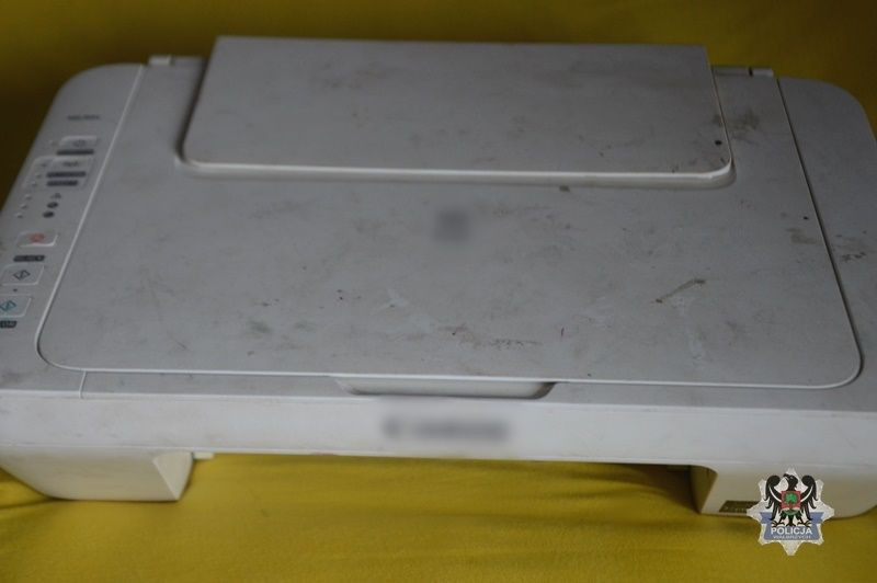 Podrabiał w domu pieniądze. Tłumaczył, że chciał pochwalić się przed znajomymi