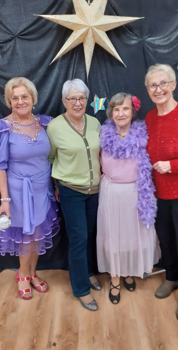 Seniorzy tańczyli z gwiazdami