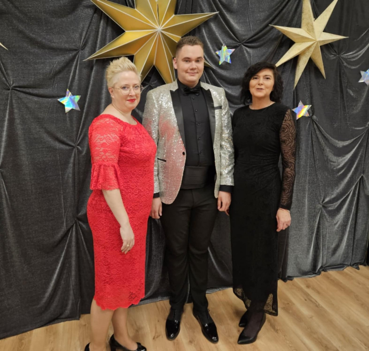 Seniorzy tańczyli z gwiazdami