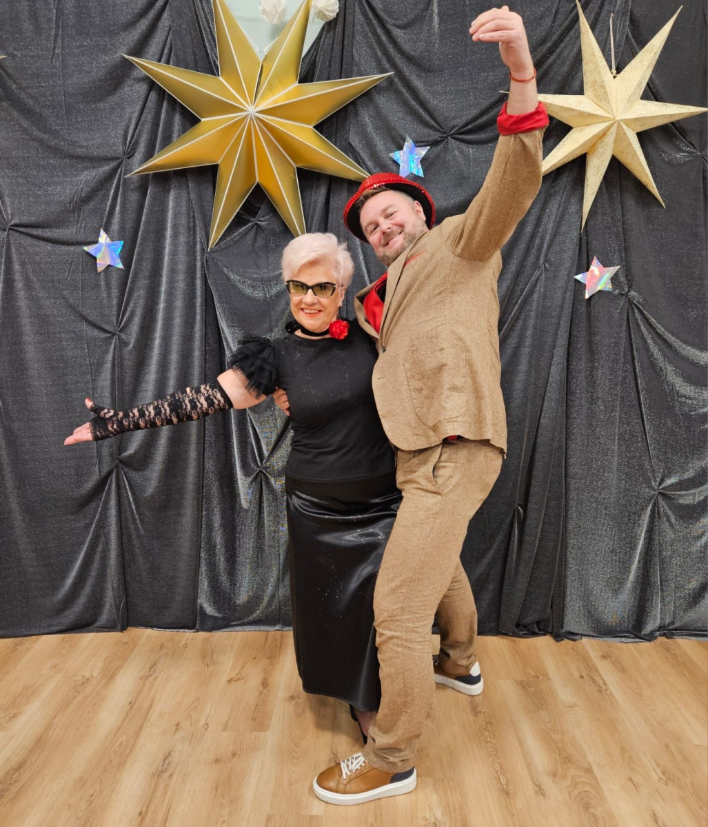 Seniorzy tańczyli z gwiazdami