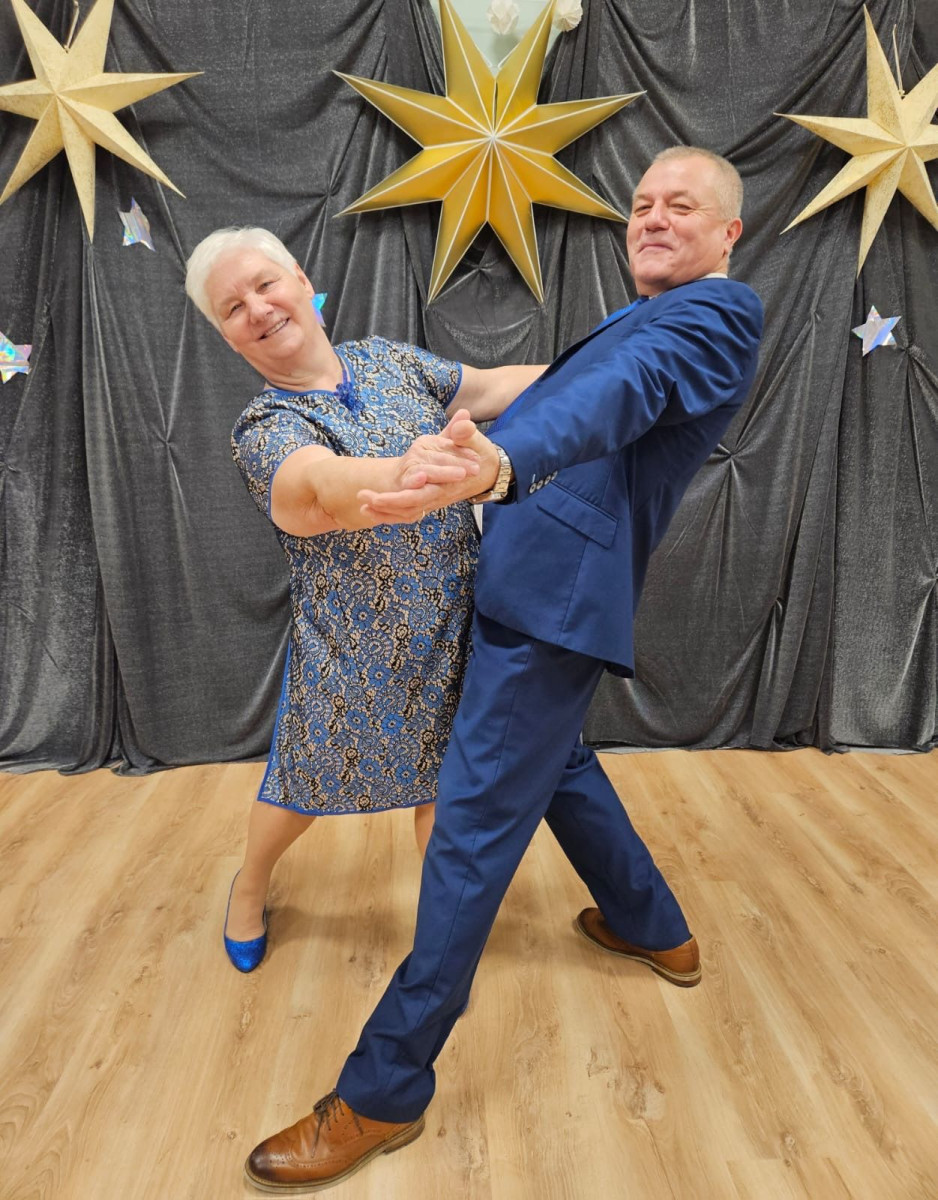 Seniorzy tańczyli z gwiazdami