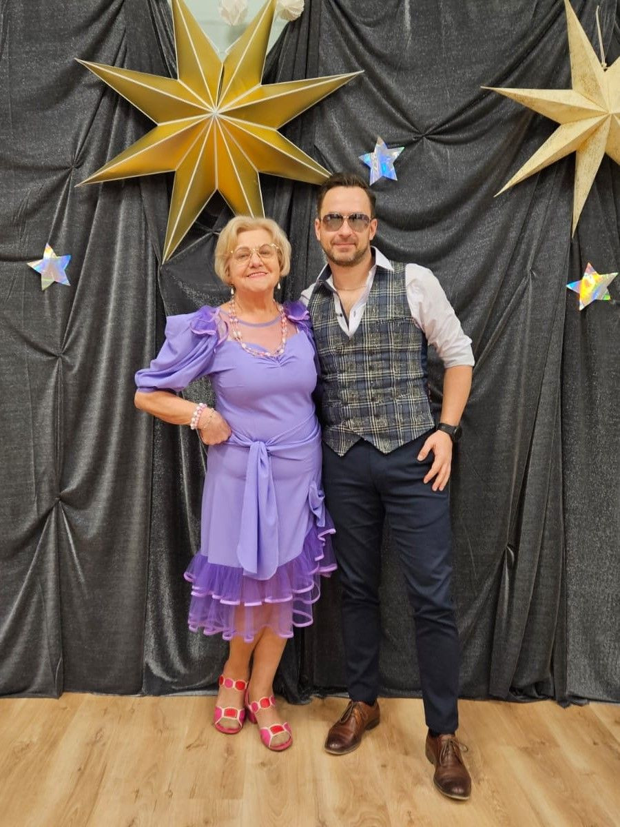 Seniorzy tańczyli z gwiazdami