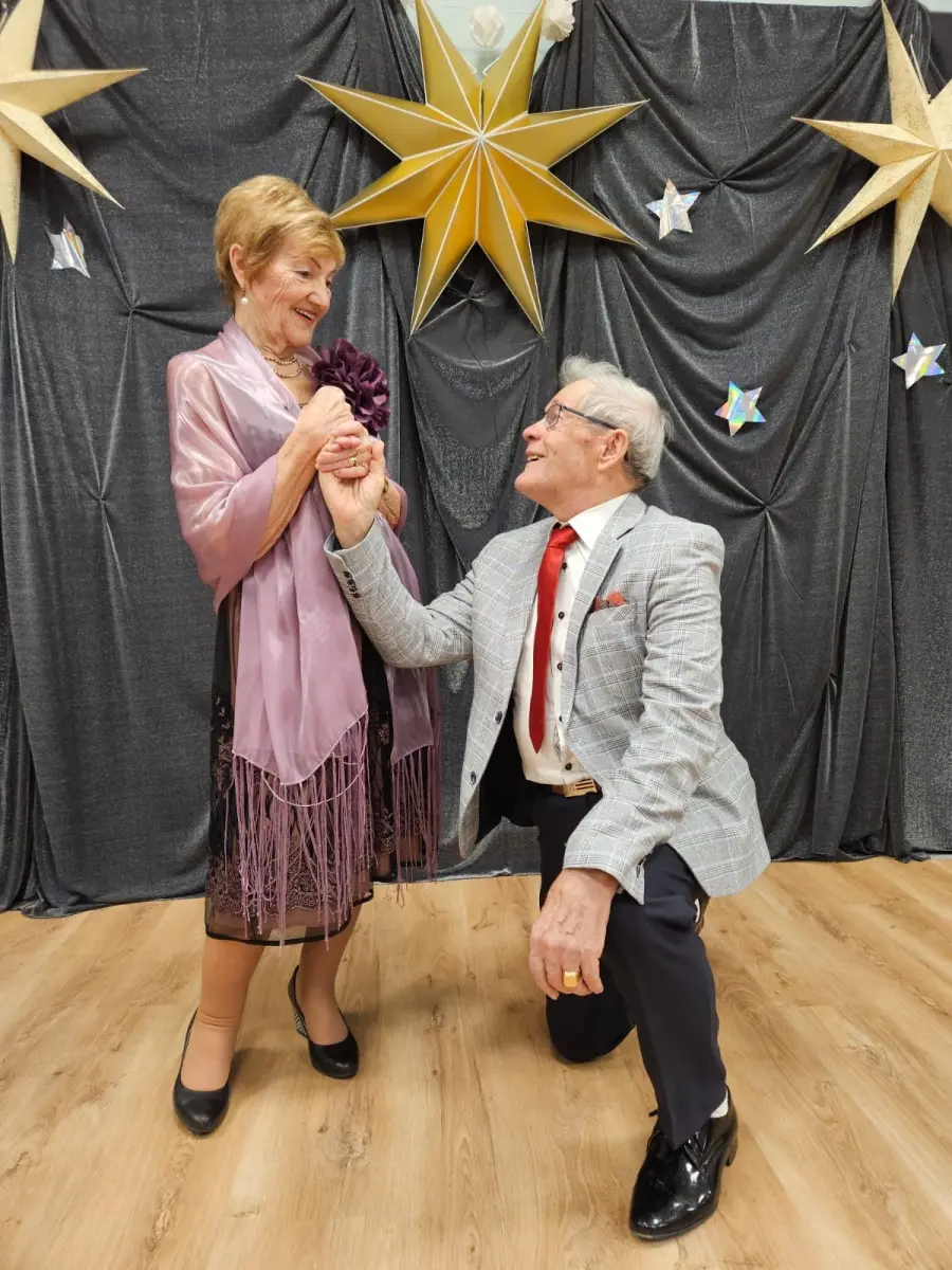 Seniorzy tańczyli z gwiazdami